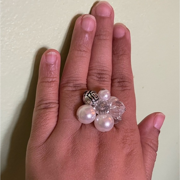 Adjustable rose, pearl and bead ring - Picture 2 of 4